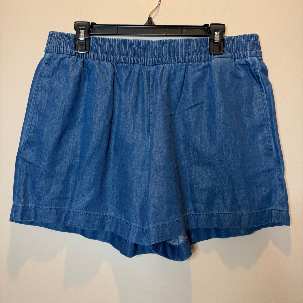 NWT Calvin Klein Jeans Chambray Shorts Blue Medium Wash Pull On Womens Large